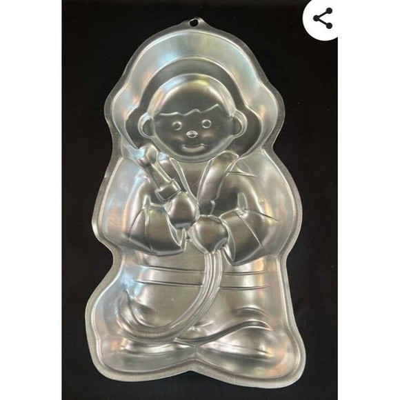 Wilton Fire Fighter/Person Cake pan - Picture 2 of 5